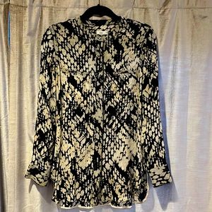 VINCE 100% silk long sleeve blouse